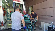 Taşıma işlemi kabusa döndü: Merdivenlerde buzdolabı altında kaldı