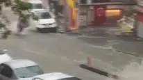 İstanbul'da sağanak dehşeti: Sel sularına kapılan kadın ölümden döndü