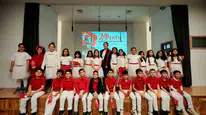 Van'da minik kalplerden Cumhuriyet'e 103. yıl selamı