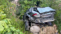 Kızıltepe'de korkunç kaza: Otomobil 30 metrelik uçuruma çakıldı