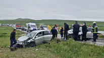 Çorum yolunda kafa kafaya çarpışma
