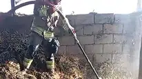 Kahramanmaraş’ta geceyi aydınlatan ahır yangını korku dolu anlar yaşattı