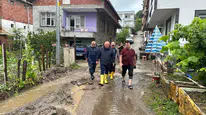 Ordu Ünye'de sağanak yağış cadde ve sokakları göle çevirdi