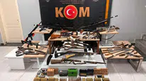 Uşak’ta cephanelik gibi eve polis operasyonu