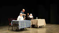 Aydınlı tiyatro öğrencileri sahnedeki performanslarıyla izleyenleri mest etti
