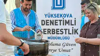 Yüksekova sokaklarında aşure bereketi yaşandı