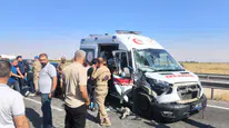 Nusaybin'de hasta taşıyan ambulans zincirleme kazaya karıştı