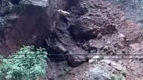 Tunceli'nin sarp kayalıklarında dağ keçilerinin şaşırtan atlayışları