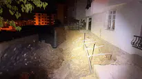 Bitişikteki kazı 5 katlı binayı kaydırdı, 12 daire boşaltıldı