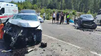 Manavgat'ta iki otomobil kafa kafaya çarpıştı, 76 yaşındaki sürücü hayatını kaybetti