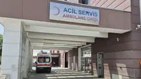 Üniversite kavşağında motosiklet ve otomobil çarpıştı, sürücü yaralandı