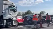 Otoyolda 12 araç birbirine girdi, 6 kişi yaralandı