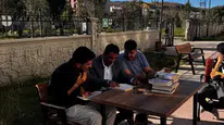 Patnos'ta güneşli günün adresi kütüphane bahçesi oldu