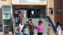 Kayseri'de sınav maratonu: Adaylar ter dökerken dışarıda heyecanlı bekleyiş hakimdi
