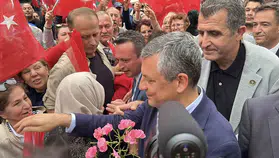Özgür Özel Burdur sokaklarında iktidar mesajı verdi