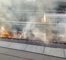 Bursa'da sabahın ilk ışıklarıyla başlayan kabus: Mobilya fabrikası alevlere teslim oldu