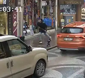 Kastamonu'da dehşet anları: Cadde ortasında rastgele ateş açtı