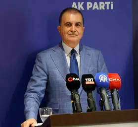 AK Parti Sözcüsü Ömer Çelikten Özgür Özelin üslubuna sert yanıt