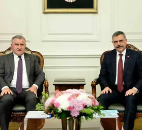 Bakanlar gençlik projeleri için masaya oturdu