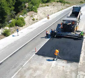 Demirci yol şantiyesine döndü 39 kilometrelik dev asfalt hamlesi