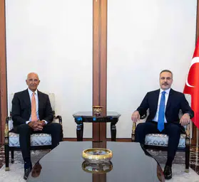 Hakan Fidan Ankara’da ABD’li temsilci Barrack ile görüştü