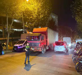 Bağcılar'da geceyi karartan kaza: Scooter sürücüsü kamyonun altında can verdi