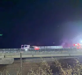 Ankara-Eskişehir yolunda korku dolu anlar: Seyir halindeki tır alev topuna döndü