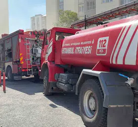 Küçükçekmece'de korku dolu anlar: Elektrikli araç alev topuna döndü