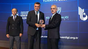 ODTÜ'nün Siber Güvenlik Vizyonuna Bakanlık Onayı: Rektör Yozgatlıgil'e Büyük Ödül