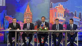 Bayrampaşa'da açık mikrofon dönemi: İstanbul'un geleceği için vatandaşla yüz yüze