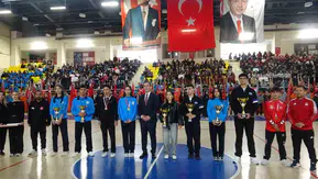 Bitlis'te Cumhuriyet'in 102. yılı coşkuyla kutlandı: Gençlere emanet vurgusu