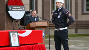Diyarbakır Emniyeti'nde hüzünlü veda: Görevi başında hayatını kaybeden polis memuru son yolculuğuna uğurlandı