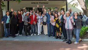 İzmir'de 60 yaş üstü için ders zili: Sınıfta kalmak istiyorlar