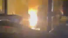 Zeytinburnu'nda korku dolu anlar: Sokak ortasında aniden alevler yükseldi