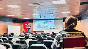 Şırnak'ta gençlerin geleceği için jandarmadan kritik uyarılar