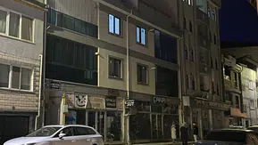 İnegöl'de gece yarısı dehşeti: Balkondan düşen genç yaşam mücadelesi veriyor