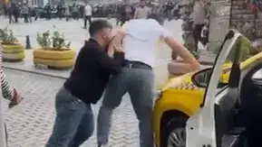 Çemberlitaş Meydanı'nda şok görüntüler: Taksicilerin yolcu kavgası sokağa taştı