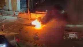Kağıthane'de korku dolu anlar: Seyir halindeki lüks araç bir anda alev topuna döndü