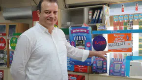 Adana'da 740 milyonluk hayal yarışı: Şansını deneyen bayilere koşuyor