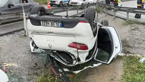 Kemerburgaz yolunda korkutan kaza: Bariyerleri aşan araç takla attı