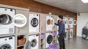 Öğrencilerin çamaşır derdine Mersin'den ücretsiz çözüm: Binlerce genç bu merkezde buluşuyor