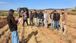 Afyonkarahisar'da tarlanın sesi doğrudan yetkililere ulaşıyor
