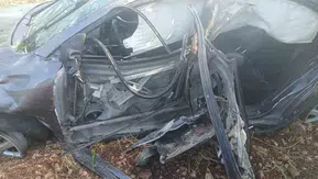 Şanlıurfa yolunda otomobil şarampole uçtu