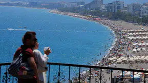 Konyaaltı Sahili bayramın son gününde doldu taştı