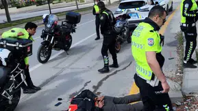 Ankara Altındağ trafiğinde yakalanan motosikletli kuryeden uyuşturucu çıktı
