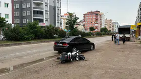 Kozan'da üç aracın karıştığı zincirleme kazada iki kişi yaralandı