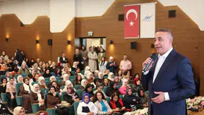 Sultangazili kadınların el emeği göz nuru eserleri sergileniyor