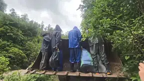 Artvin’de sağanak sonrası dere taştı 4 işçi mahsur kaldı