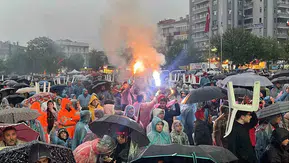 Çorumlular şampiyonluk heyecanı için sağanağa meydan okudu