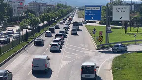 Bayram dönüşü Bursa Ankara yolunda araç kuyrukları uzadı